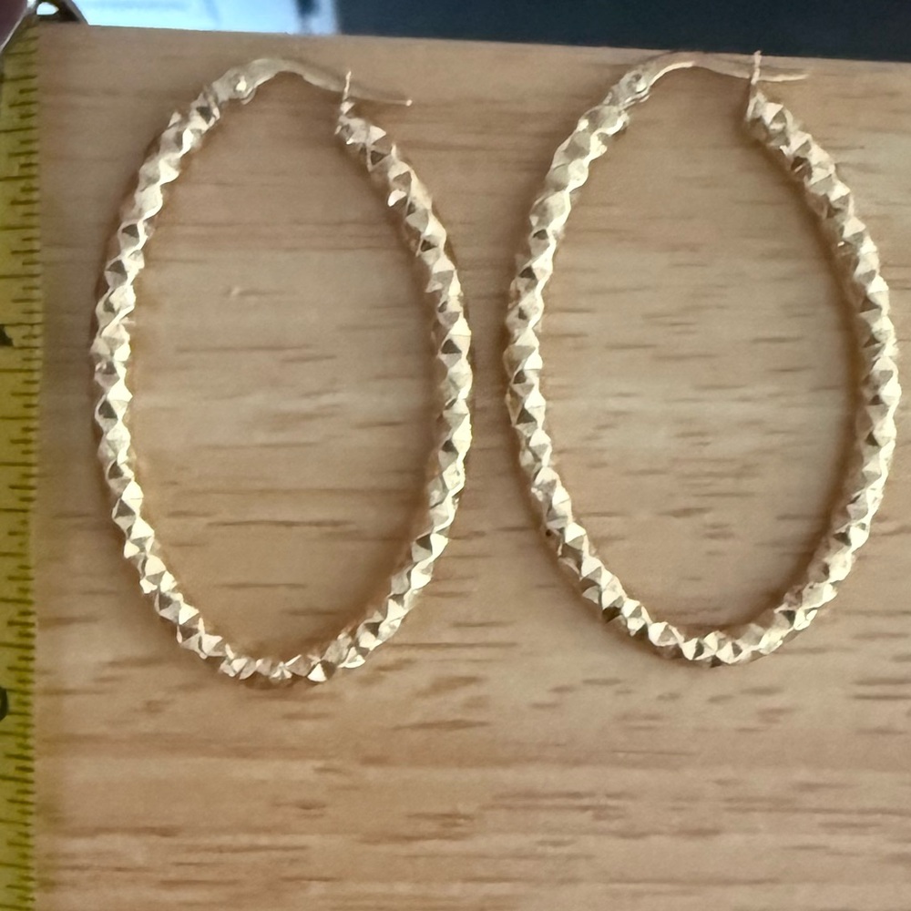 Elegant Gold Hoop Earrings 14 k Italian gold